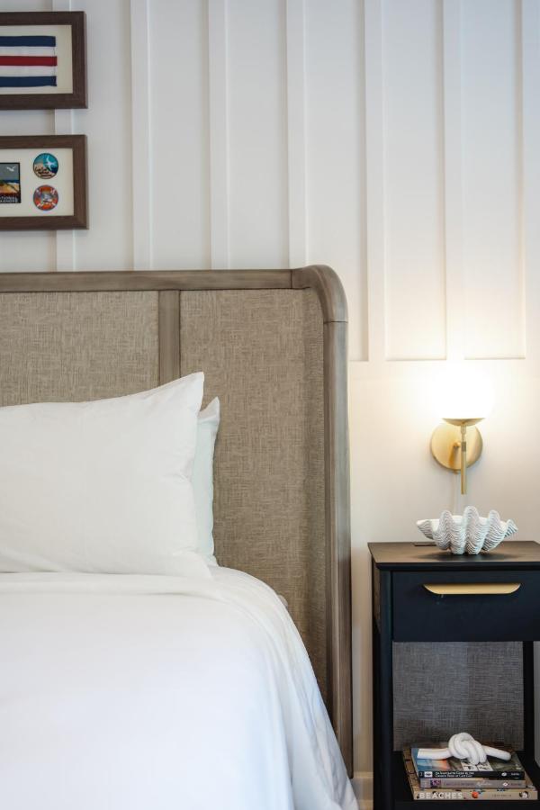 Greyfinch Chatham Inn Extérieur photo